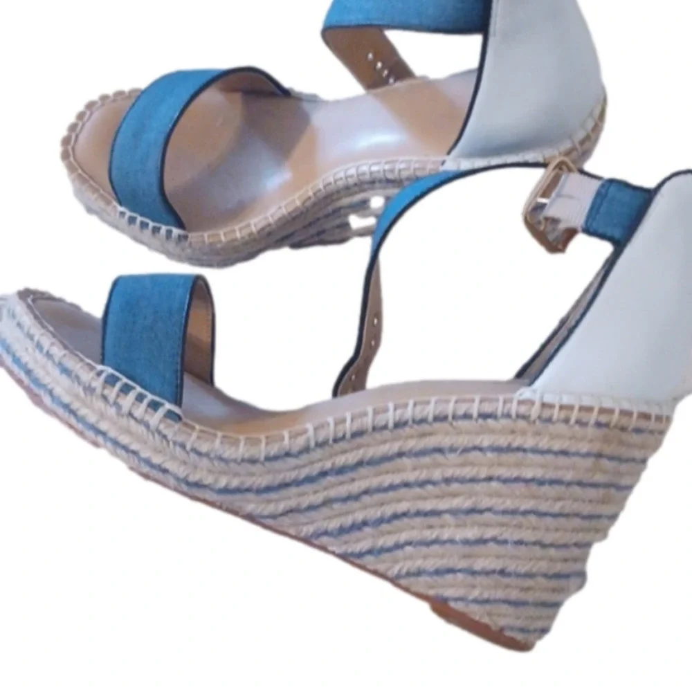 Cabi wedgewhite denim  Espadrilles. Size 8. Great for travel!